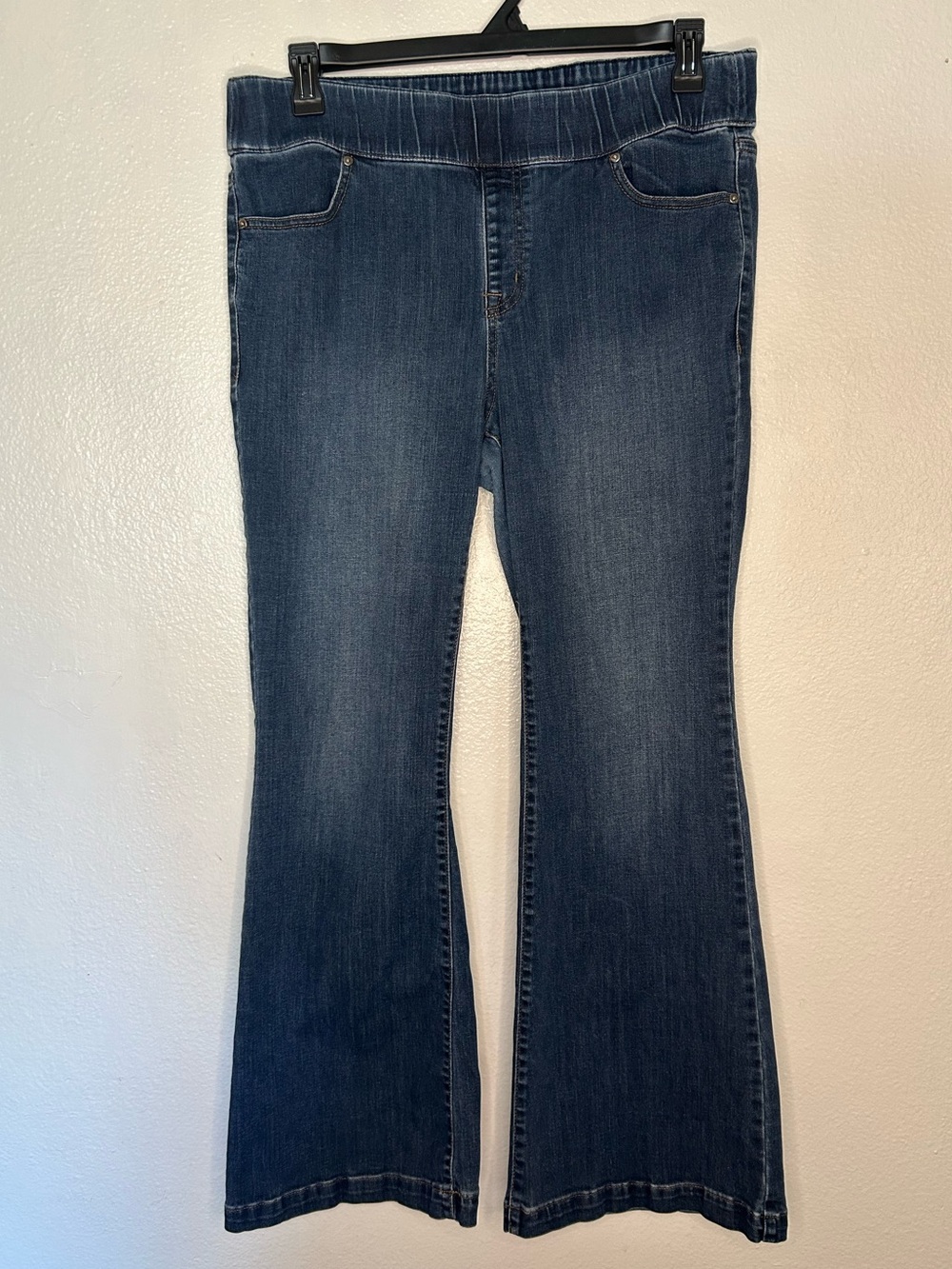 Layne Bryant Classic Dark Blue Flare Jeans for Women with Stretch Waist